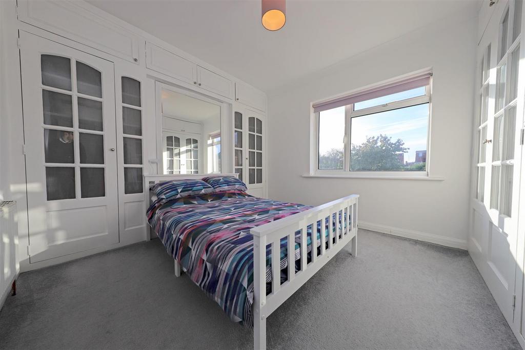 Nicholas james roiwan ave bed 3.jpg