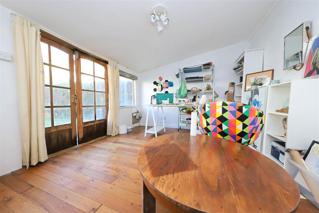 Nicholas james roiwan ave garden room .jpg