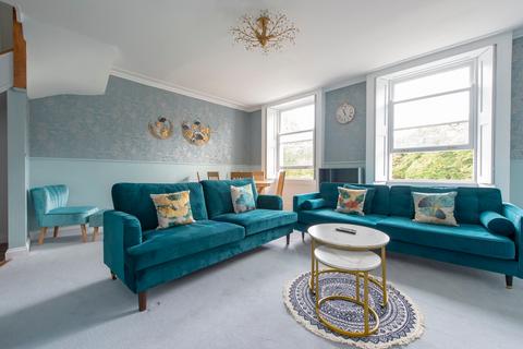 3 bedroom property for sale, Royal Crescent Holland Park