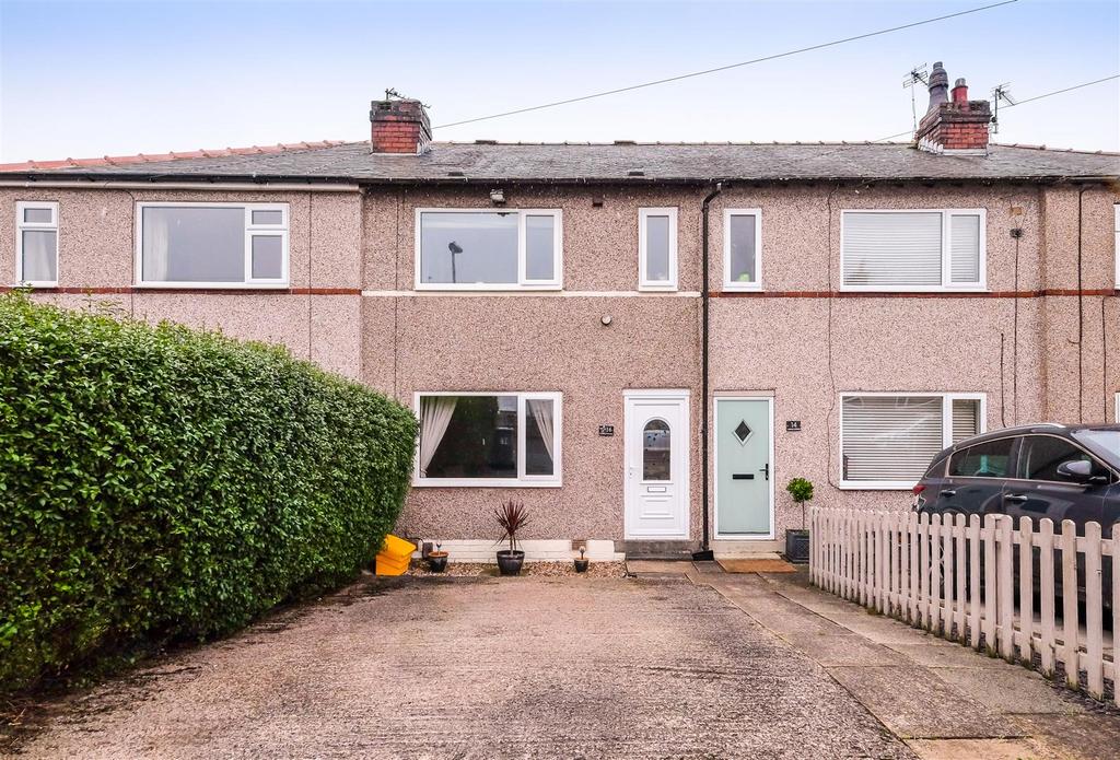 Lindley Avenue, Huddersfield, HD3 3 bed terraced house for sale £165,000