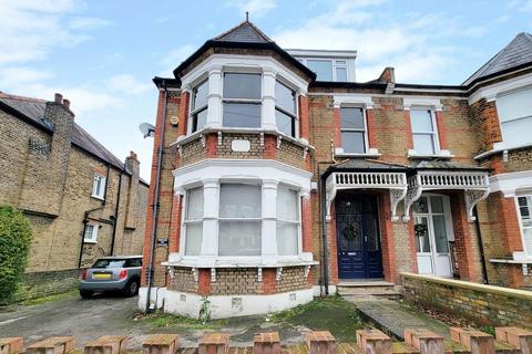 2 bedroom flat for sale, Park Avenue, Palmers Green, N13