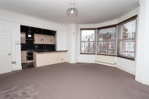 2 bedroom flat for sale, Park Avenue, Palmers Green, N13