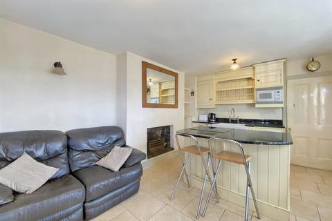 2 bedroom cottage for sale - The Parade, Pembroke