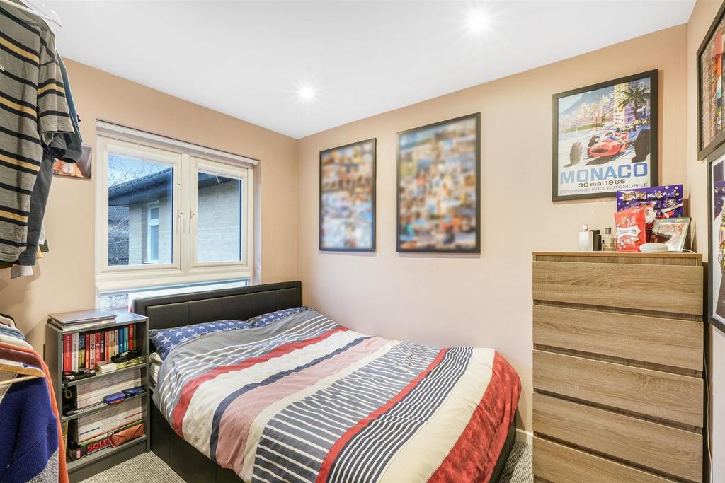Bed 3.jpg
