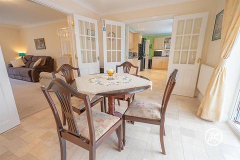 52 Avill Crescent, Taunton, TA1 2PL