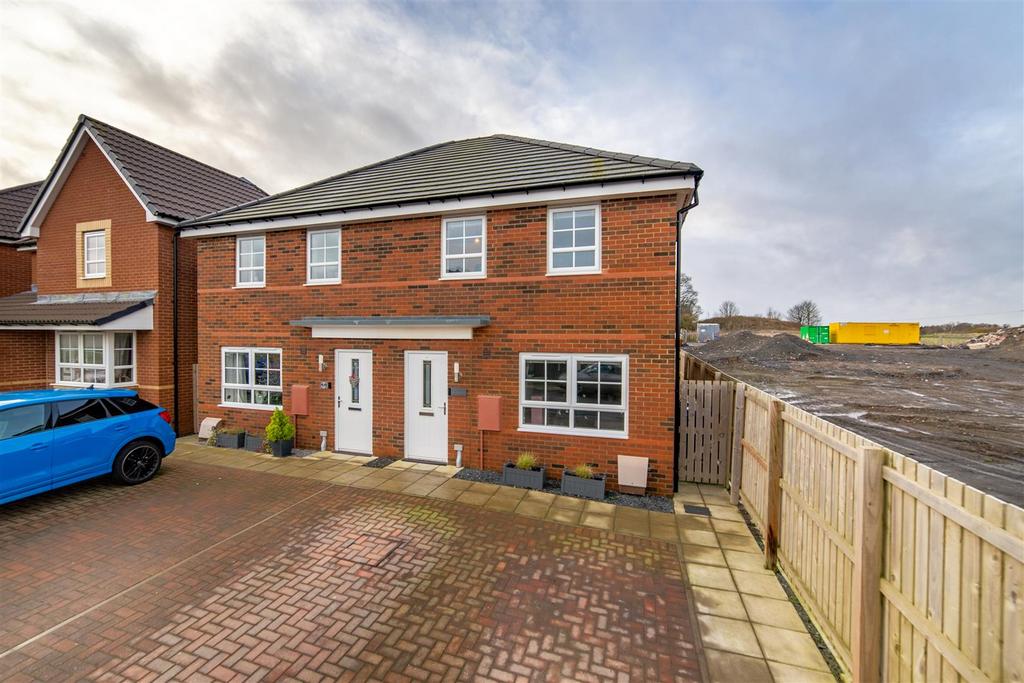 Rose Gardens, Morpeth NE61 3 bed semidetached house for sale £225,000