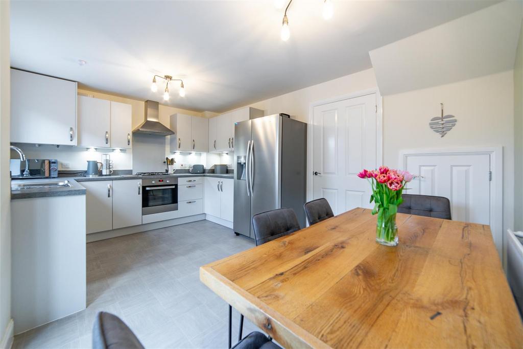 Rose Gardens, Morpeth NE61 3 bed semidetached house for sale £225,000