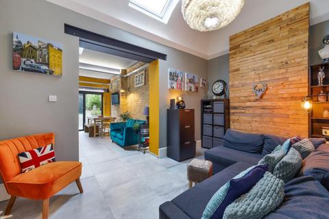 31a The Crescent, Belmont, Sutton, SM2 6BP
