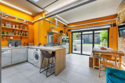 31a The Crescent, Belmont, Sutton, SM2 6BP