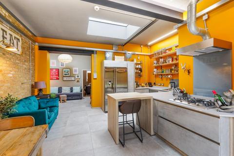31a The Crescent, Belmont, Sutton, SM2 6BP