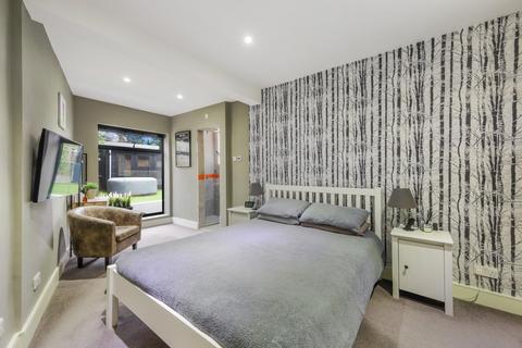 31a The Crescent, Belmont, Sutton, SM2 6BP