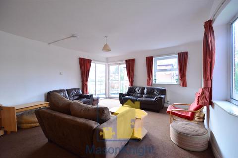 4 bedroom flat to rent - St. Stephens Court, Selly Oak, Birmingham B29