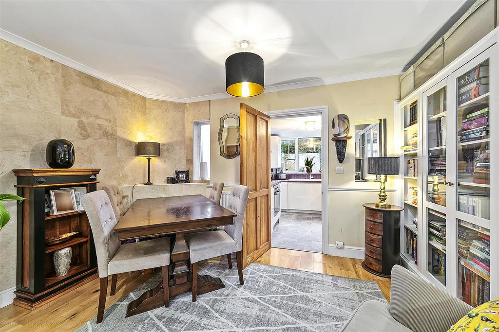 Saxon Avenue, Feltham 2 bed terraced house for sale £415,000