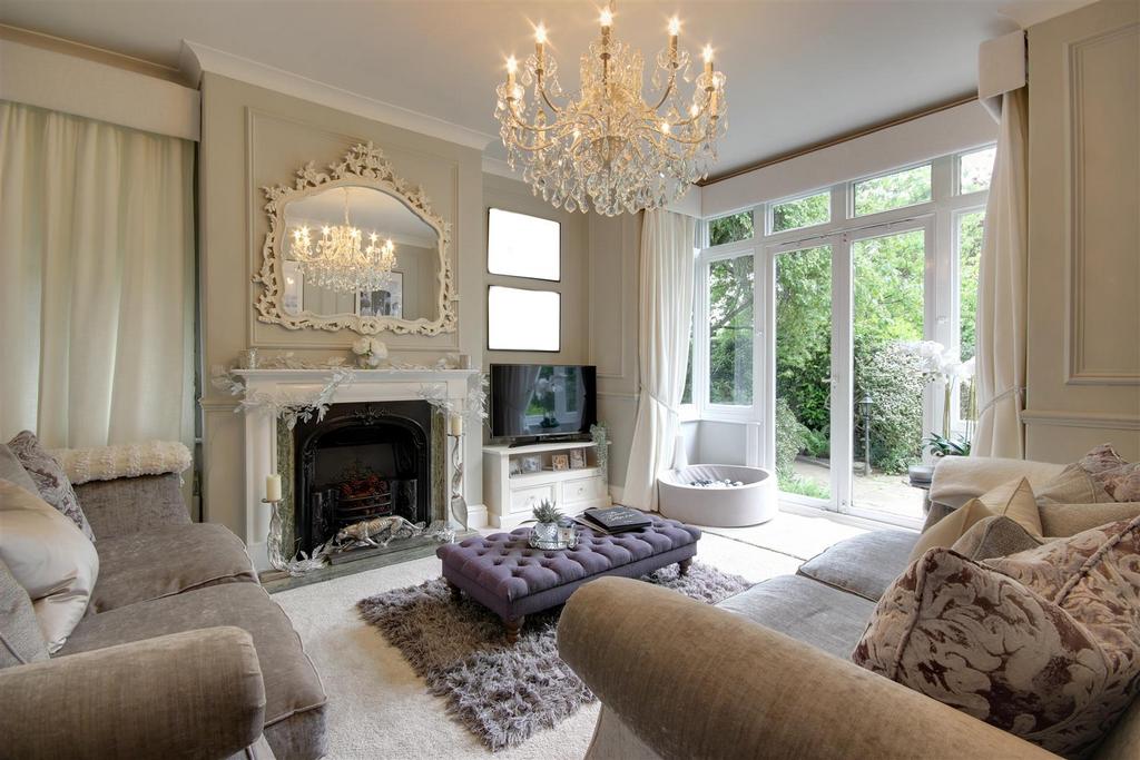 Great Gutter Lane East, Willerby 6 bed cottage for sale £725,000