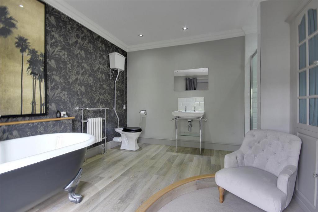 En-suite Bathroom