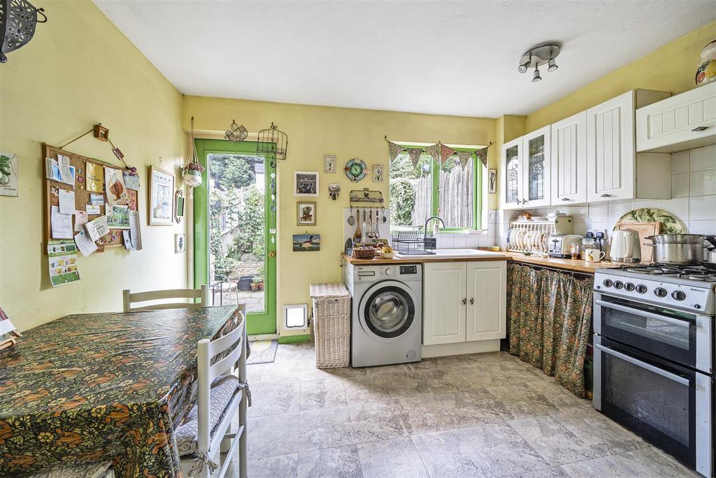 Kitchen: