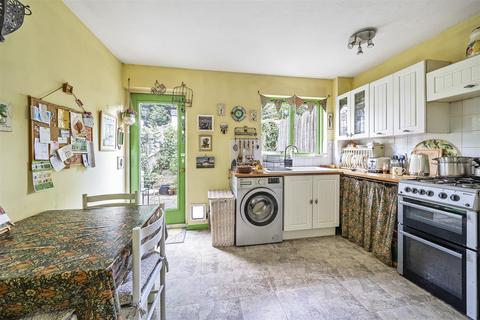 10 Richards Close, Bushey, WD23 4JB