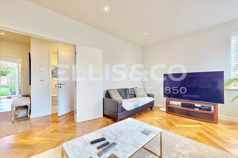 1 Rainbird Close, Wembley, HA0 1FU