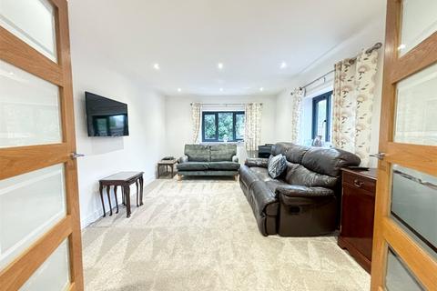 Courtlands Aston Road, Bampton, OX18 2AF