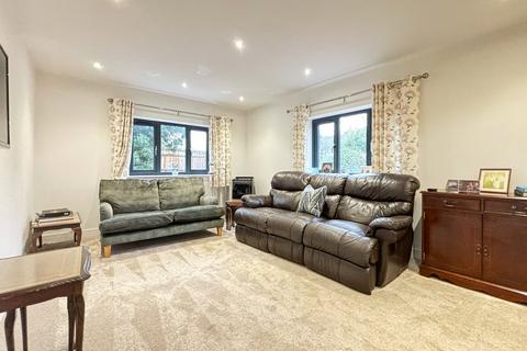 Courtlands Aston Road, Bampton, OX18 2AF