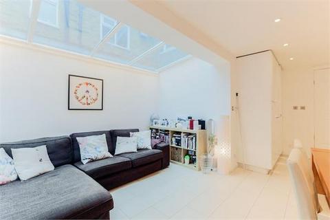 2 bedroom apartment to rent, Dalyell Road, London