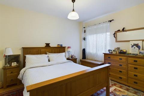 2 bedroom maisonette for sale, Haliburton Road, St Margarets