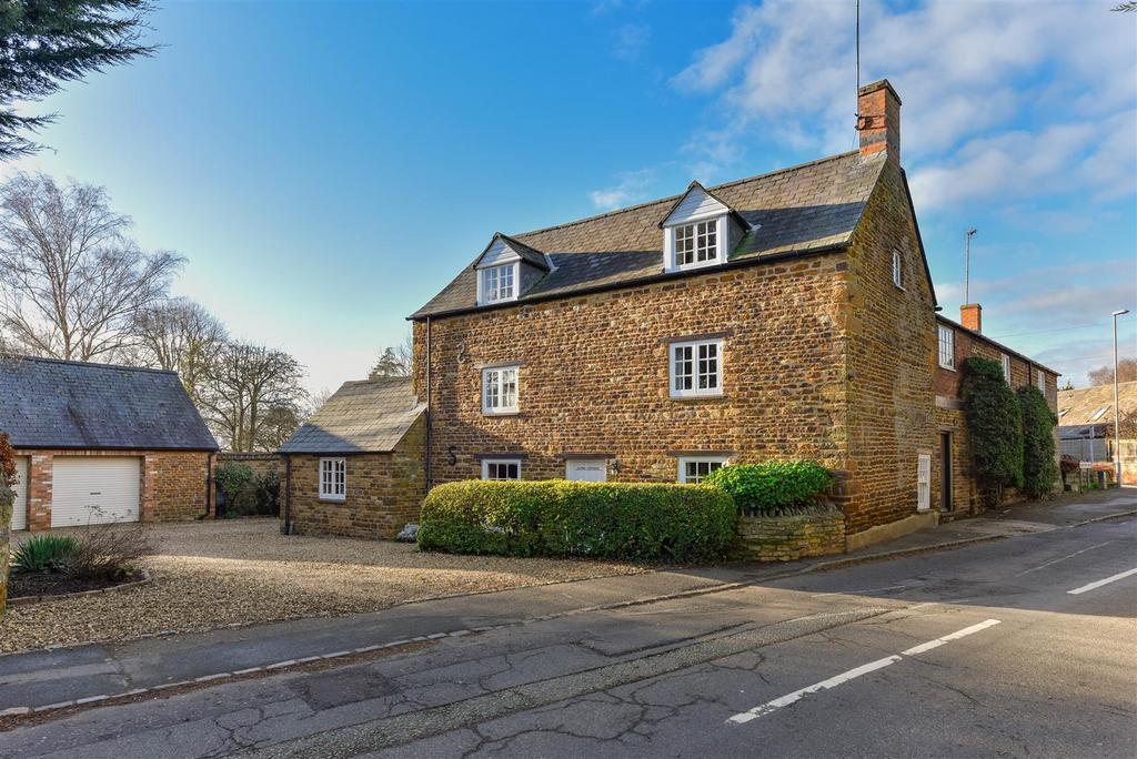 Quinton Road, Wootton, Northampton 5 bed detached house for sale £875,000