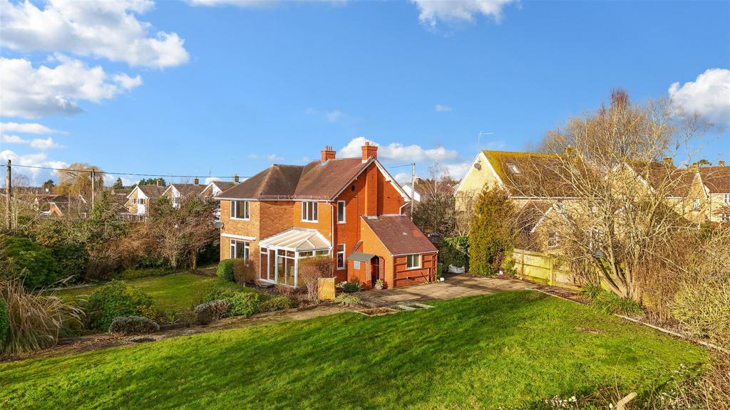 Park Road, Hartwell, Northampton 3 bed detached house for sale £470,000