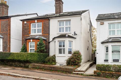 12 Oakhill Road, Reigate, RH2 7HA