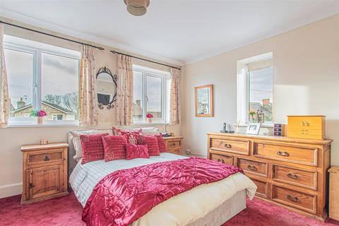 2 bedroom end of terrace house for sale - West Street, Oldland Common, Bristol