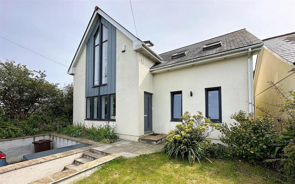 Trevaunance Road, St. Agnes 4 bed detached house for sale £800,000