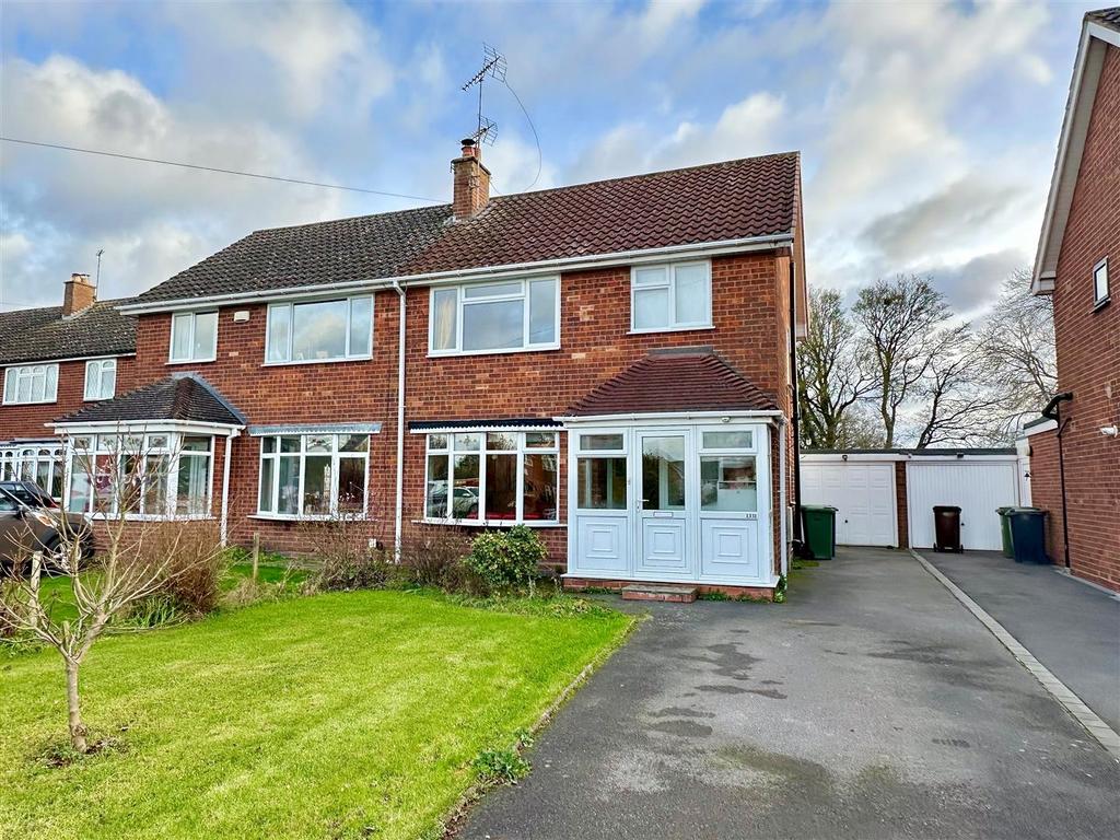 Evesham Road, Astwood Bank, Redditch 3 bed semidetached house for sale