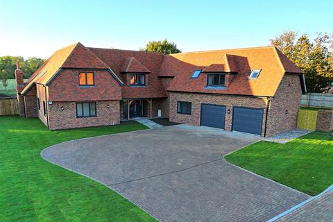 5 bedroom detached house for sale, Cookes Meadow, Northill, Biggleswade