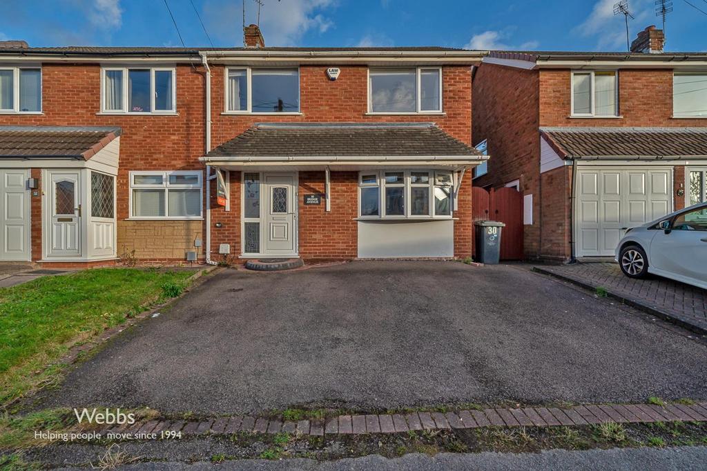 Bridge Avenue, Cheslyn Hay, Walsall WS6 4 bed semidetached house for