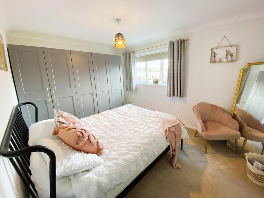 Bedroom1.jpg