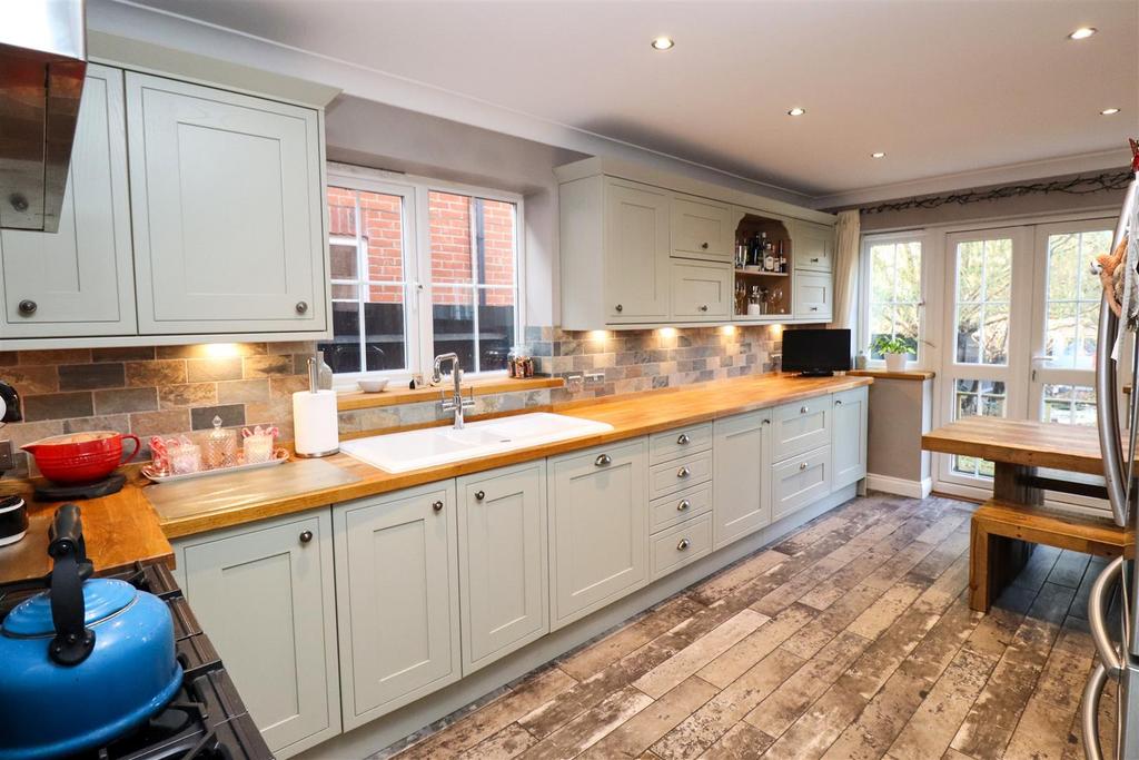 Kitchen/Breakfast Room