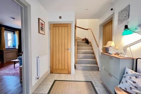 8 Amberley Ridge, Rodborough Common, Stroud, GL5 5DB