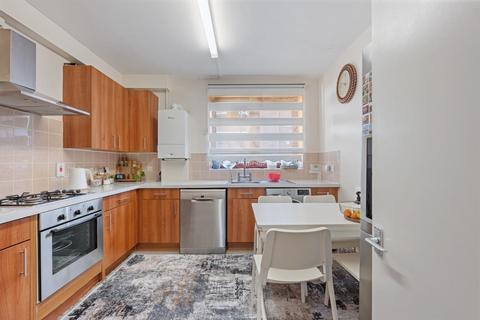 3 bedroom flat for sale, Milton Grove, London, N16