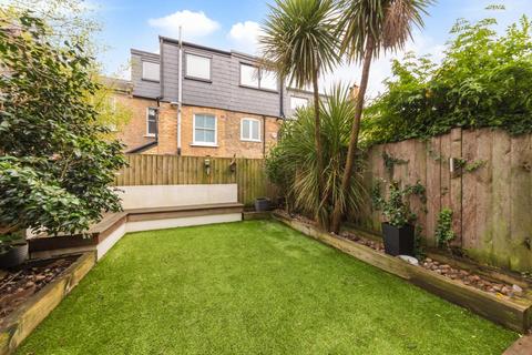 84 Hawksley Road, London, N16 0TJ