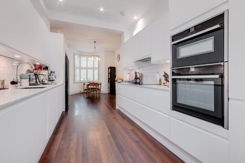 84 Hawksley Road, London, N16 0TJ