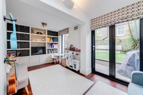 84 Hawksley Road, London, N16 0TJ