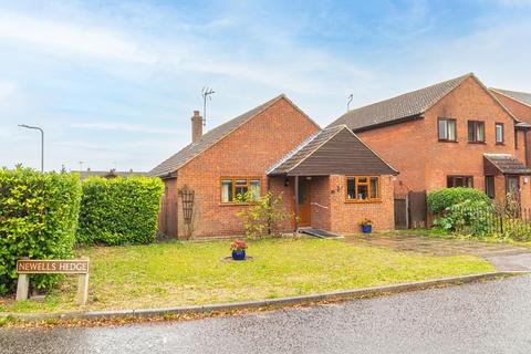 3 bedroom detached bungalow for sale - Newells Hedge, Pitstone