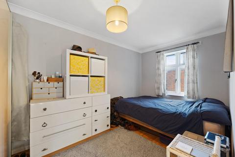 2 bedroom apartment for sale, Matthias Road, London, N16
