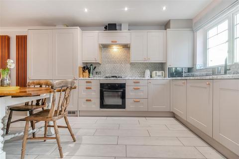 29 Bridge Close, Church Fenton, Tadcaster, LS24 9GZ