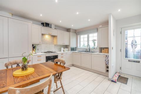 29 Bridge Close, Church Fenton, Tadcaster, LS24 9GZ