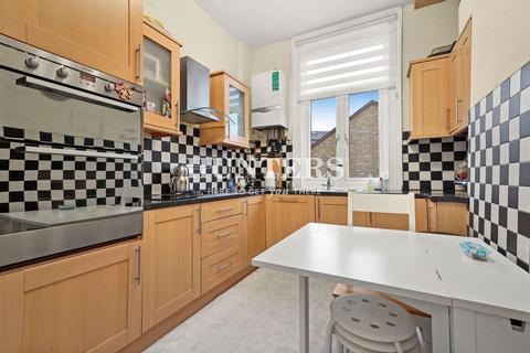 3 bedroom end of terrace house for sale - Green Lanes. London, N16