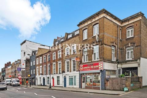 3 bedroom end of terrace house for sale, Green Lanes. London, N16