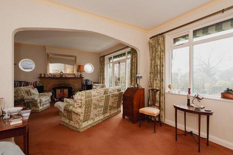 64 Chestnut Avenue, Epsom, KT19 0SZ