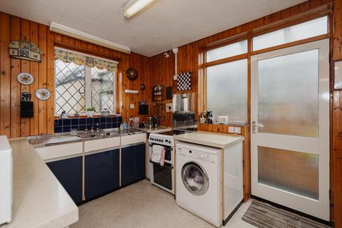 64 Chestnut Avenue, Epsom, KT19 0SZ