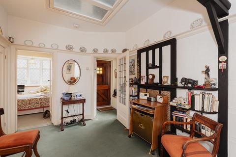 64 Chestnut Avenue, Epsom, KT19 0SZ